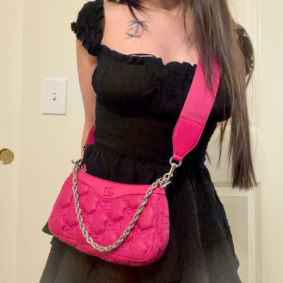 Authentic Gucci Matelasse Pink Quilted Crossbody Bag - Picture 3 of 17